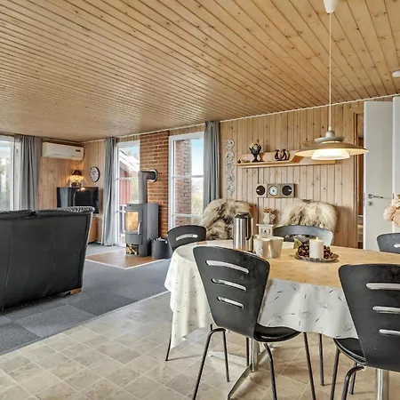 Holiday home 3 Bedroom Beautiful In Romo